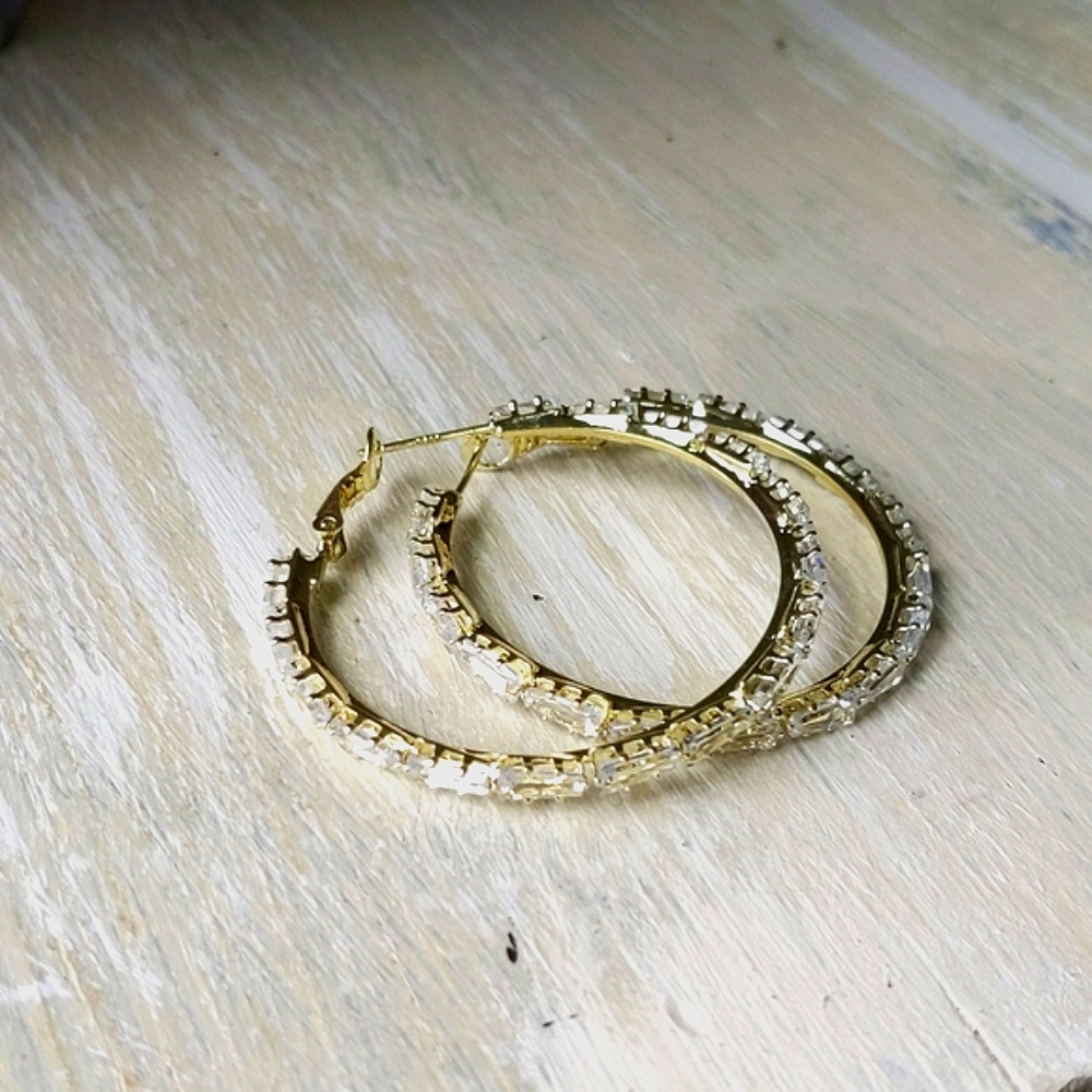 LAST ONE!! Beautiful Gold With White Sapphire Hoop Earrings - Picture 7 of 7